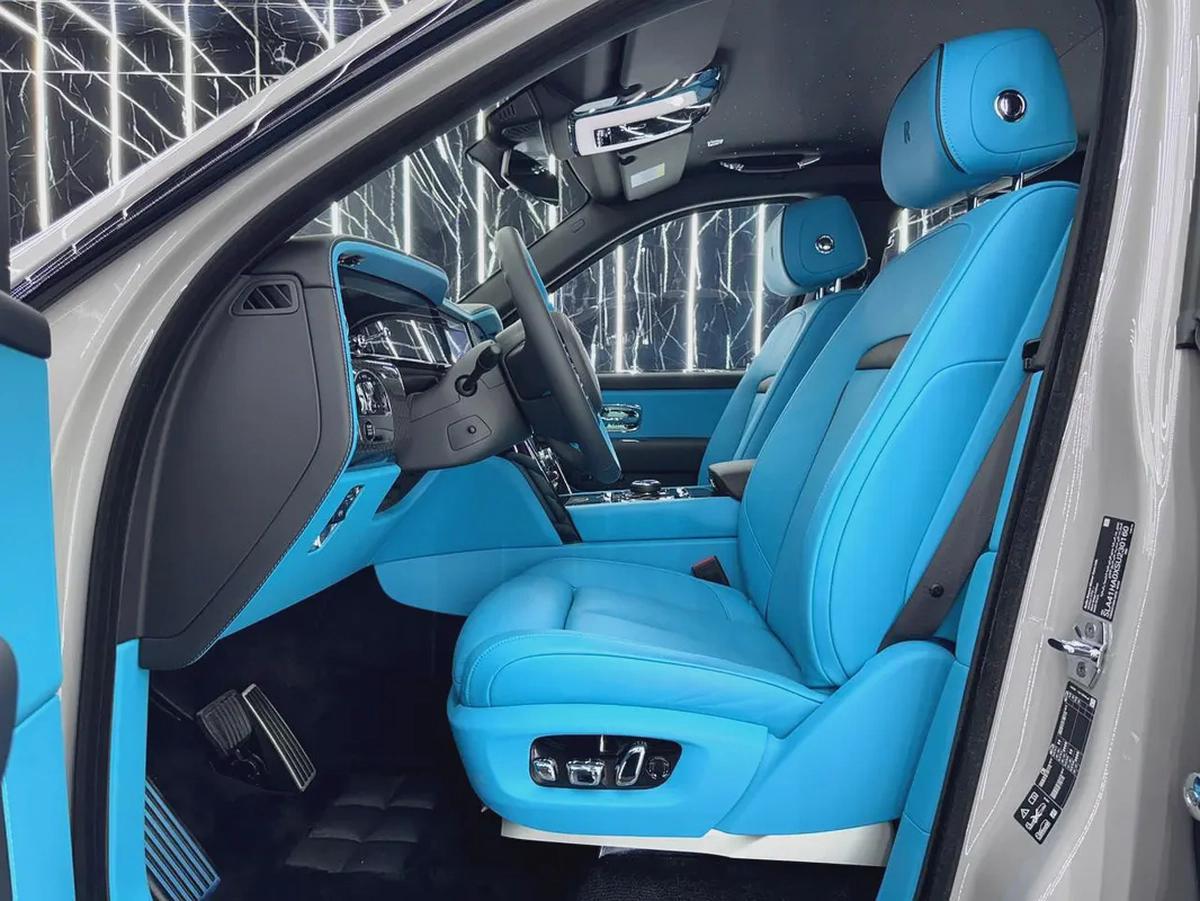 Rolls-Royce Cullinan 2025 GCC specs for 2,599,000.00 AED-11-11