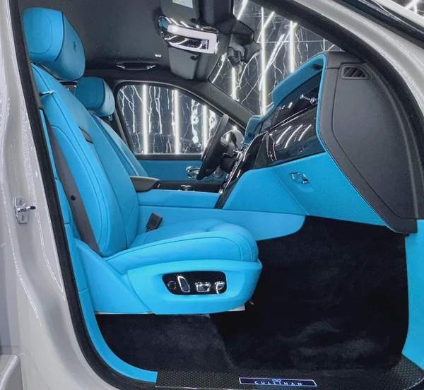 Rolls-Royce Cullinan 2025 GCC specs for 2,599,000.00 AED