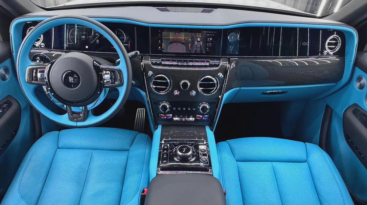 Rolls-Royce Cullinan 2025 GCC specs for 2,599,000.00 AED-15-15