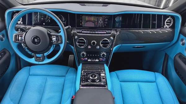 Rolls-Royce Cullinan 2025 GCC specs for 2,599,000.00 AED