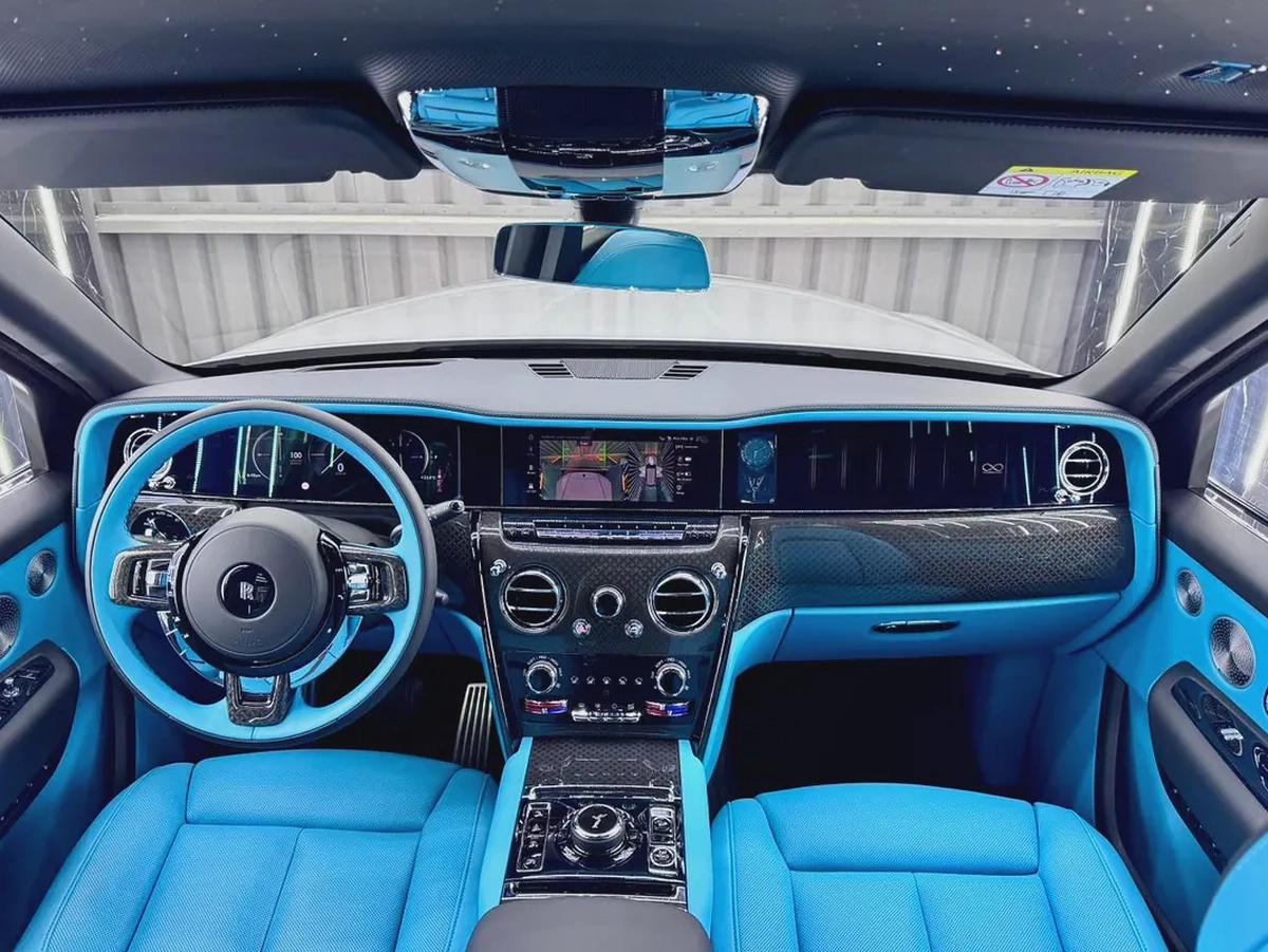 Rolls-Royce Cullinan 2025 GCC specs for 2,599,000.00 AED-16-16