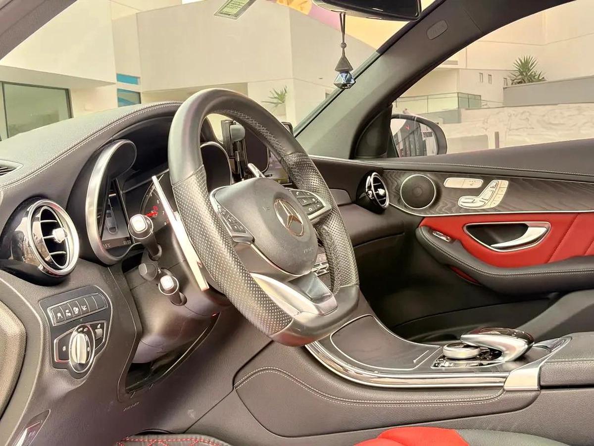 AED 2,420 P.M | 0% DOWN PAYMENT | MERCEDES-BENZ GLC 250 COUPE | 2.5L 4WD | 2018 | FULL SERVICE HISTO-18-18