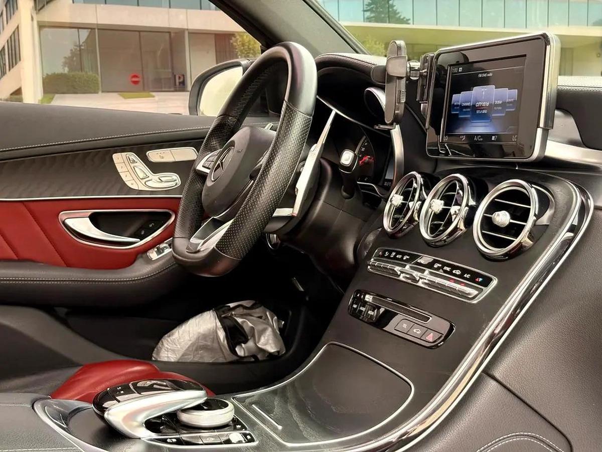 AED 2,420 P.M | 0% DOWN PAYMENT | MERCEDES-BENZ GLC 250 COUPE | 2.5L 4WD | 2018 | FULL SERVICE HISTO-17-17