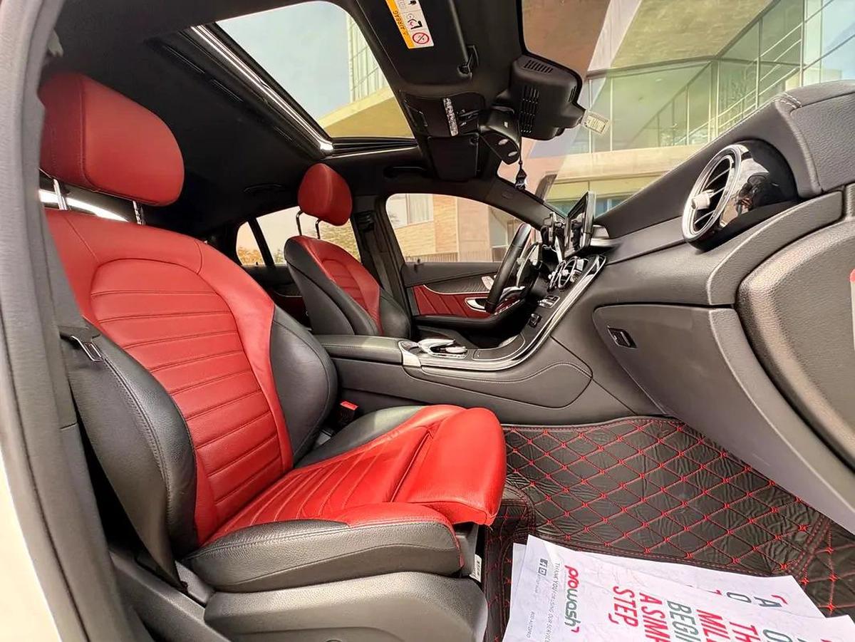 AED 2,420 P.M | 0% DOWN PAYMENT | MERCEDES-BENZ GLC 250 COUPE | 2.5L 4WD | 2018 | FULL SERVICE HISTO-10-10