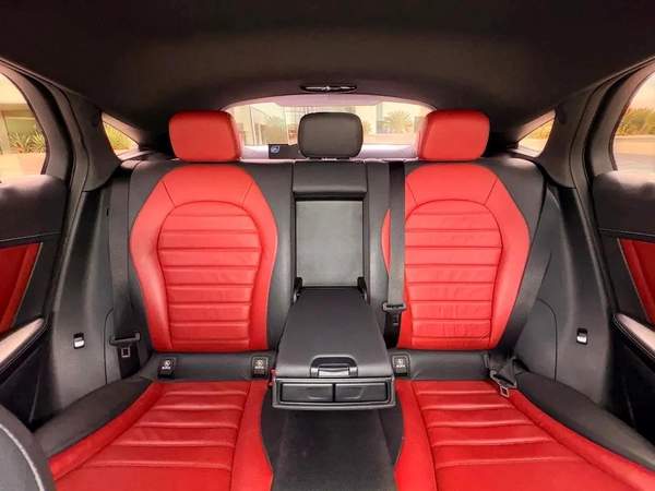 AED 2,420 P.M | 0% DOWN PAYMENT | MERCEDES-BENZ GLC 250 COUPE | 2.5L 4WD | 2018 | FULL SERVICE HISTO