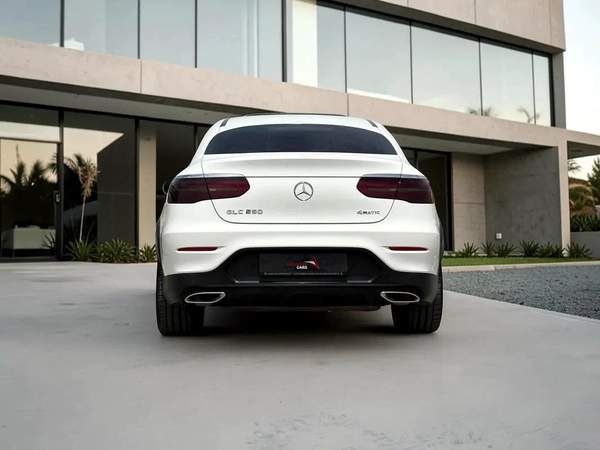 AED 2,420 P.M | 0% DOWN PAYMENT | MERCEDES-BENZ GLC 250 COUPE | 2.5L 4WD | 2018 | FULL SERVICE HISTO