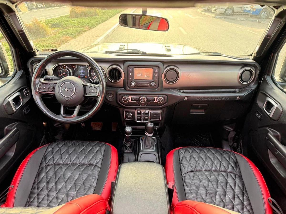 Jeep Wrangler Sport 3.6L A/T-4-4