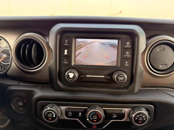 Jeep Wrangler Sport 3.6L A/T