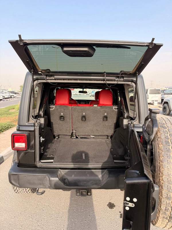 Jeep Wrangler Sport 3.6L A/T