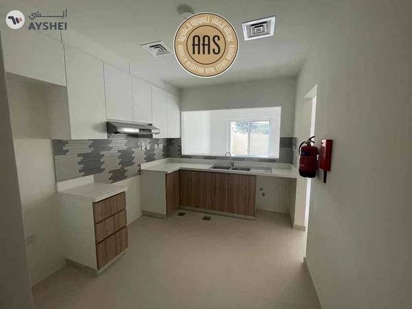 Near To Pool And Park 3Bed Townhouse Villa Available For Rent in Villanova