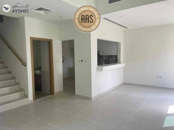 Near To Pool And Park 3Bed Townhouse Villa Available For Rent in Villanova