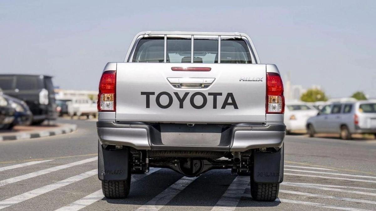 Toyota Hilux HILUX 2.4L AT-6-6