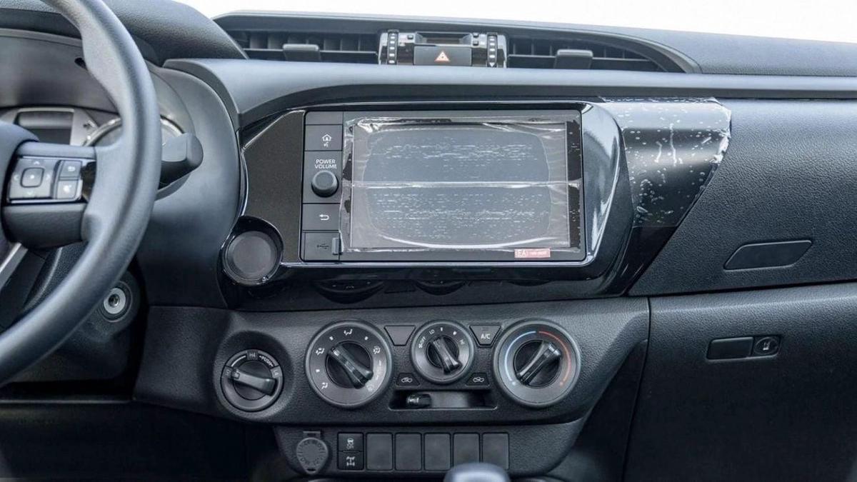 Toyota Hilux HILUX 2.4L AT-11-11