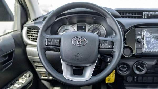 Toyota Hilux HILUX 2.4L AT