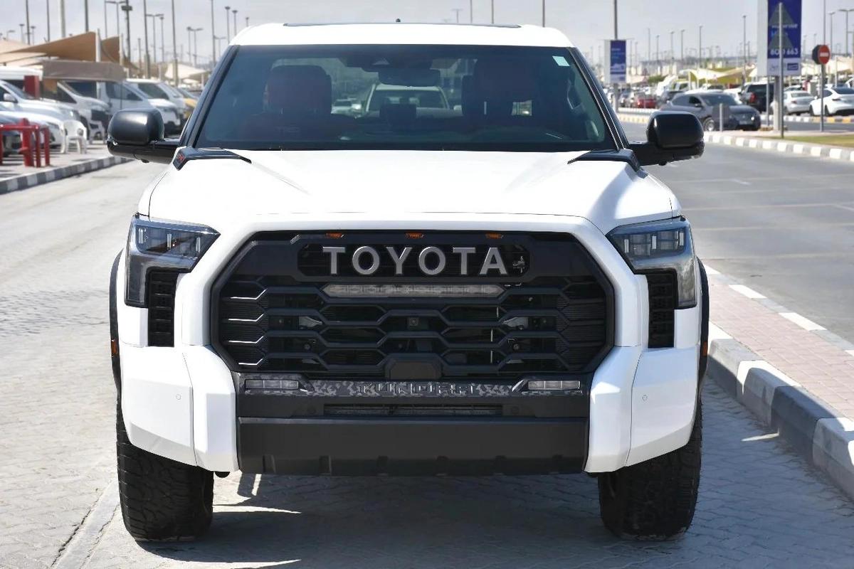 TUNDRA TRD PRO HYBRID 4.W.D. 2024 | WHITE-3-3