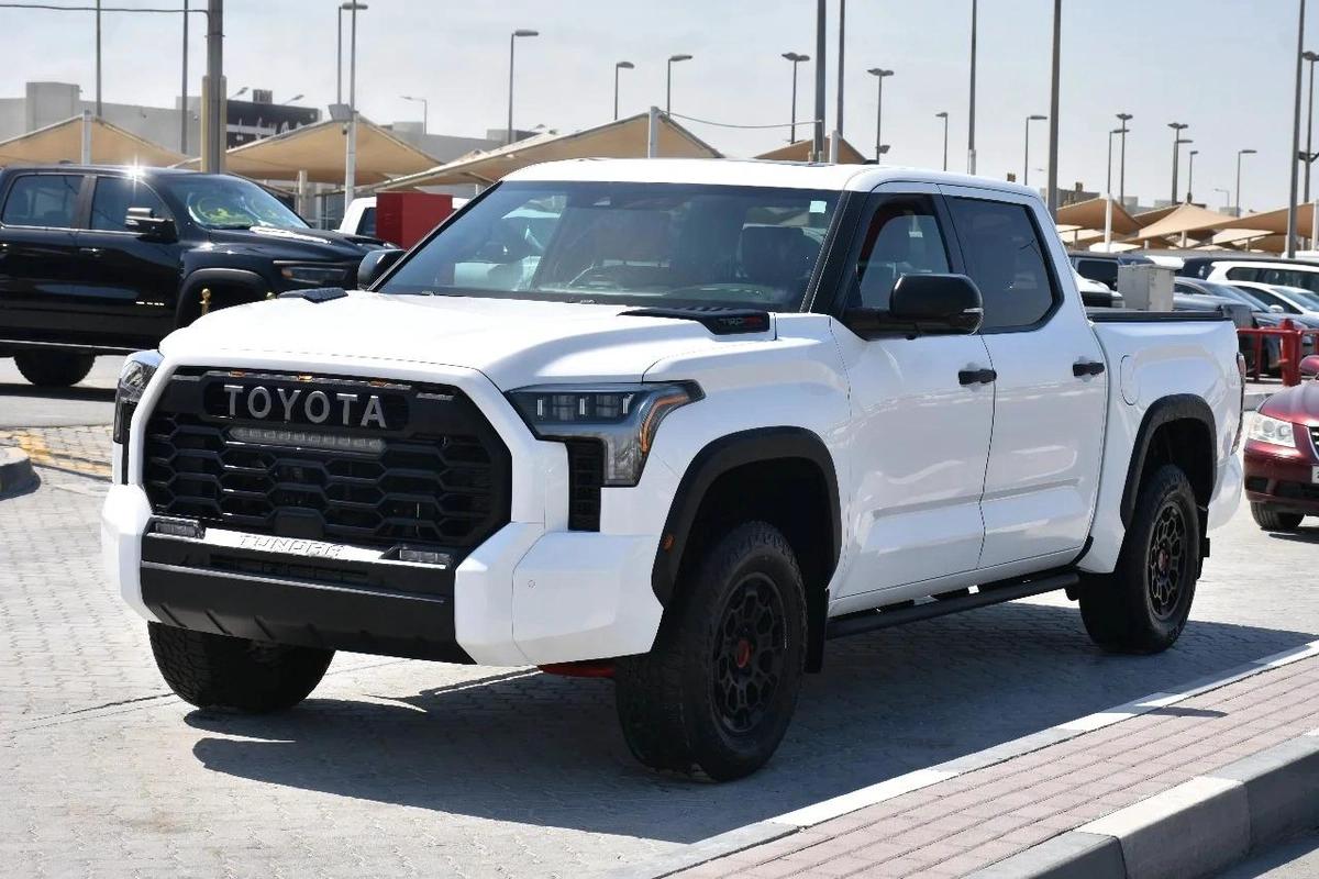 TUNDRA TRD PRO HYBRID 4.W.D. 2024 | WHITE-0-0