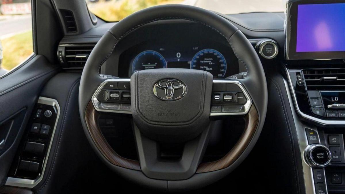 Toyota Land Cruiser LAND CRUISER VX 3.3L DIESEL 2025-9-9