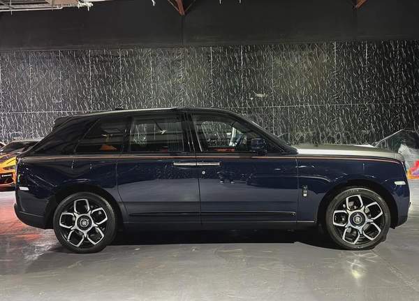 Rolls-Royce Cullinan Black Badge 2021 GCC specs for 1,090,000.00 AED