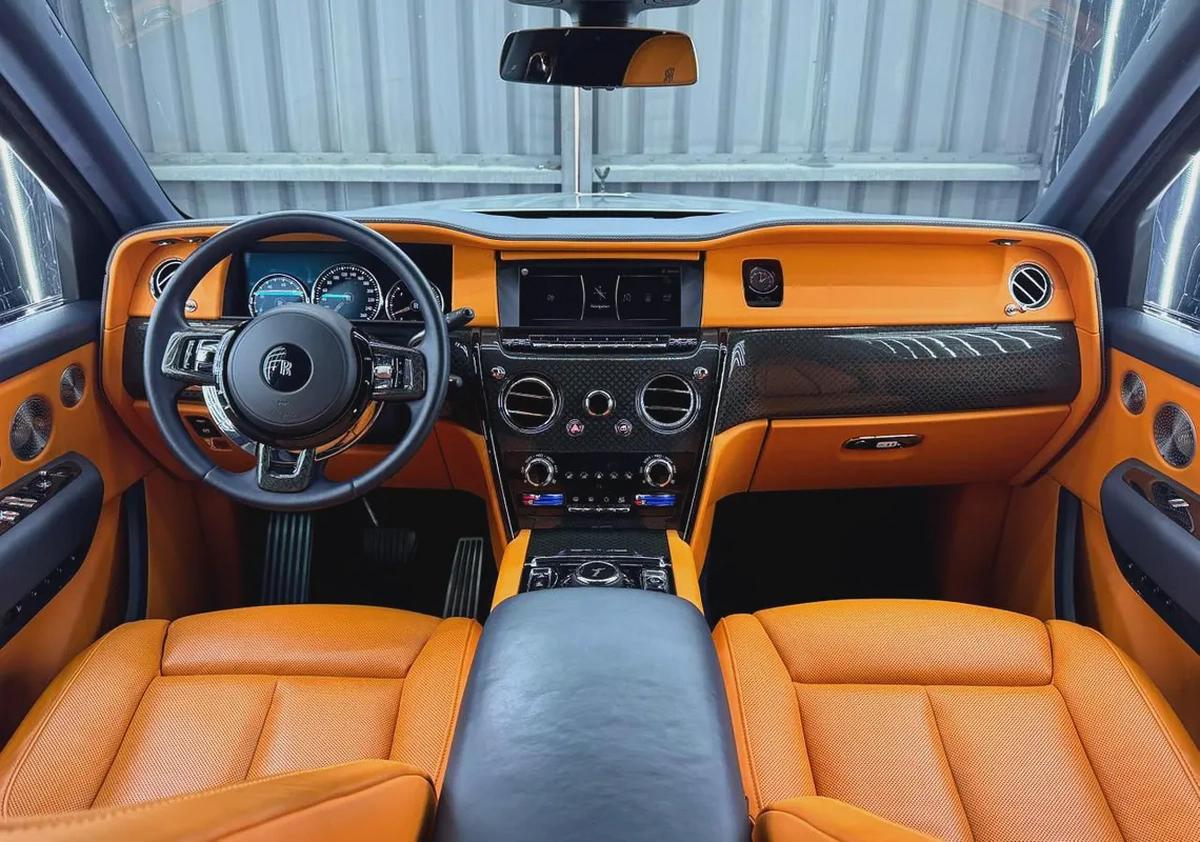 Rolls-Royce Cullinan Black Badge 2021 GCC specs for 1,090,000.00 AED-16-16