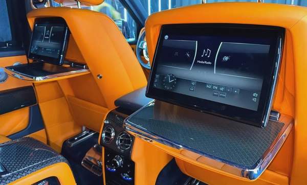 Rolls-Royce Cullinan Black Badge 2021 GCC specs for 1,090,000.00 AED