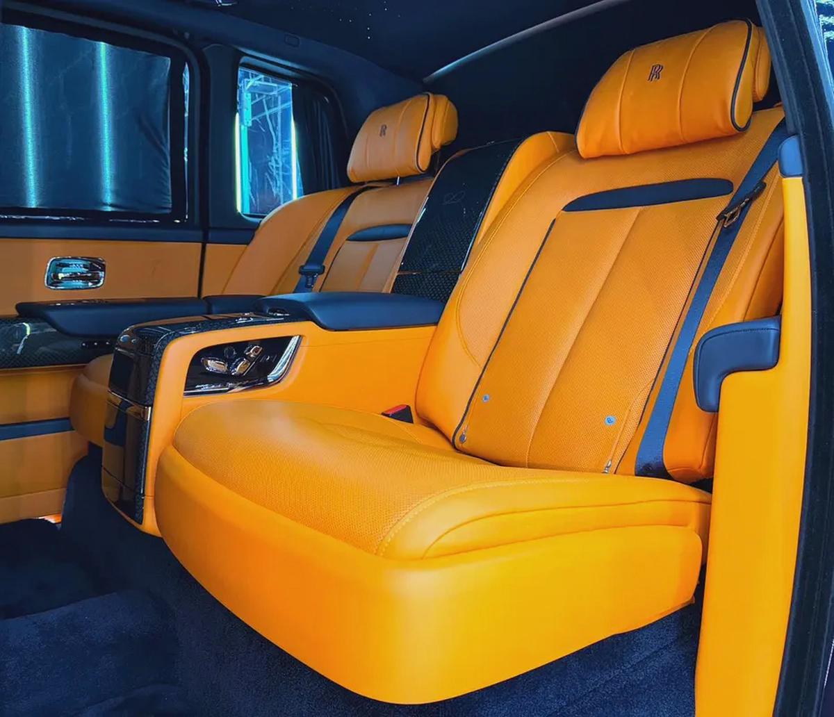 Rolls-Royce Cullinan Black Badge 2021 GCC specs for 1,090,000.00 AED-19-19