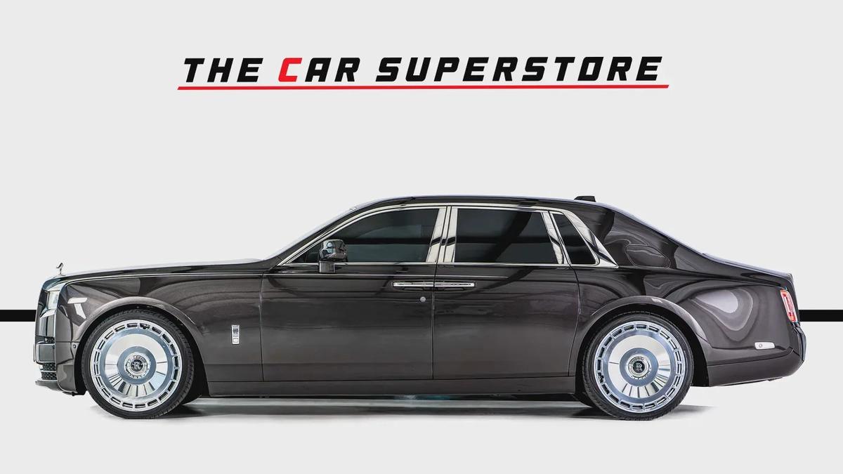 Rolls Royce Phantom-Diamond Grey Exterior Color-24 Inch Chrome Rims-Star Light System-4-4