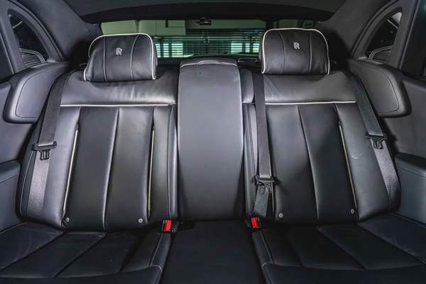 Rolls Royce Phantom-Diamond Grey Exterior Color-24 Inch Chrome Rims-Star Light System