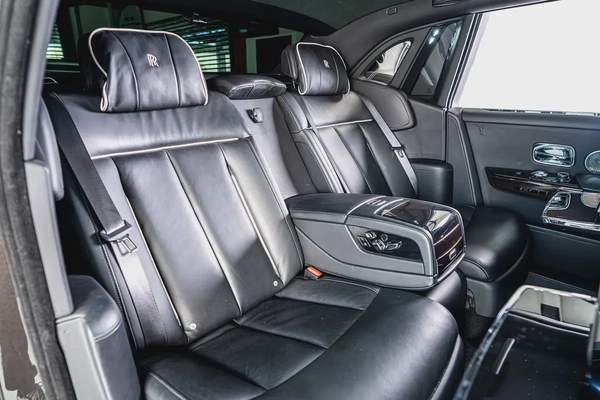 Rolls Royce Phantom-Diamond Grey Exterior Color-24 Inch Chrome Rims-Star Light System