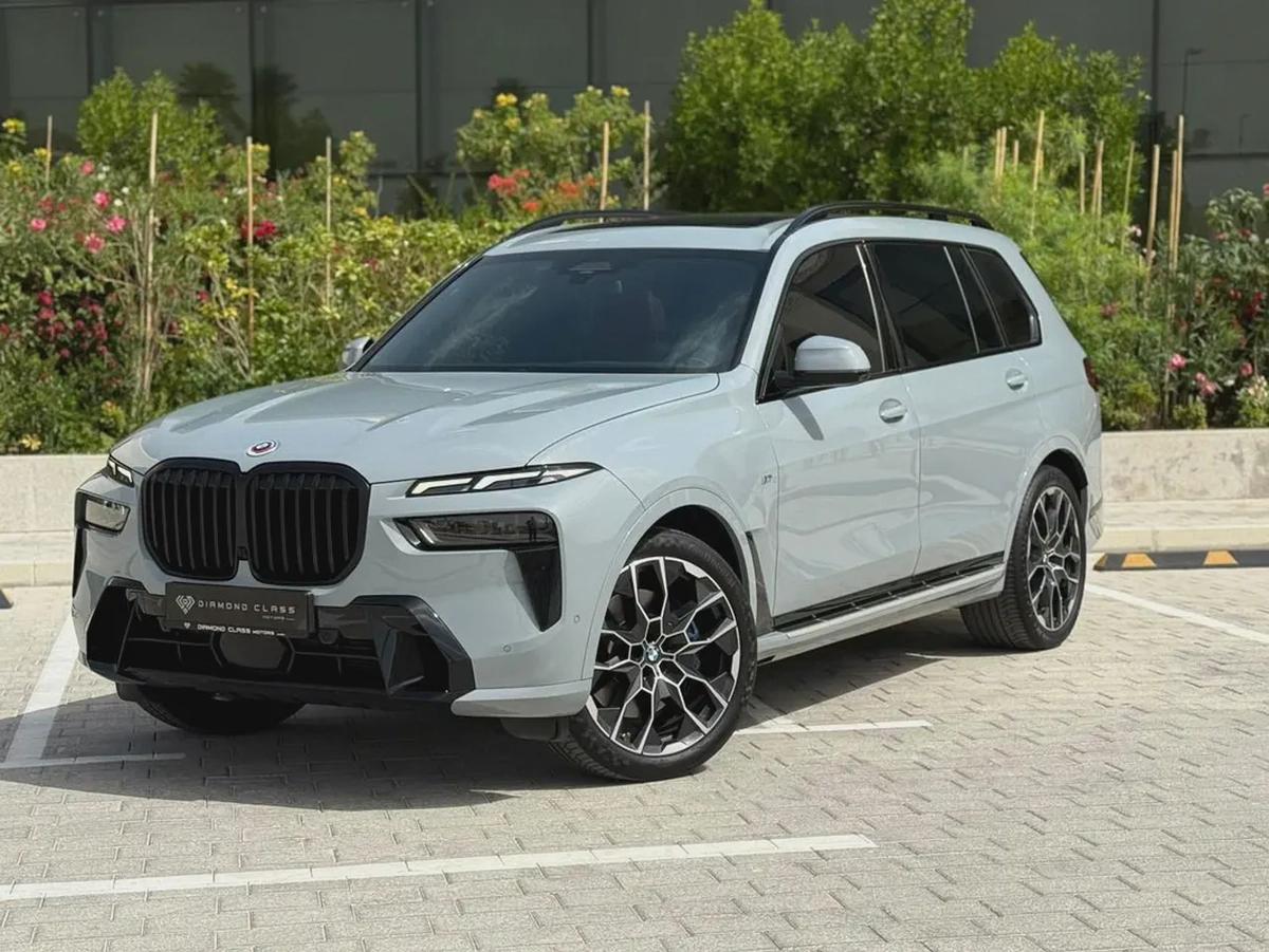 BMW X7--xDrive 40i M Sport---GCC--Under Agency Warranty+Service Contract Till 2028-0-0