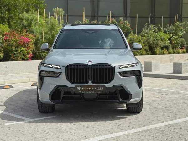 BMW X7--xDrive 40i M Sport---GCC--Under Agency Warranty+Service Contract Till 2028