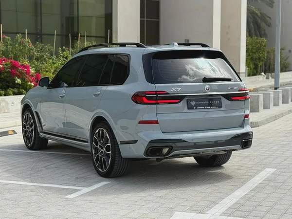 BMW X7--xDrive 40i M Sport---GCC--Under Agency Warranty+Service Contract Till 2028