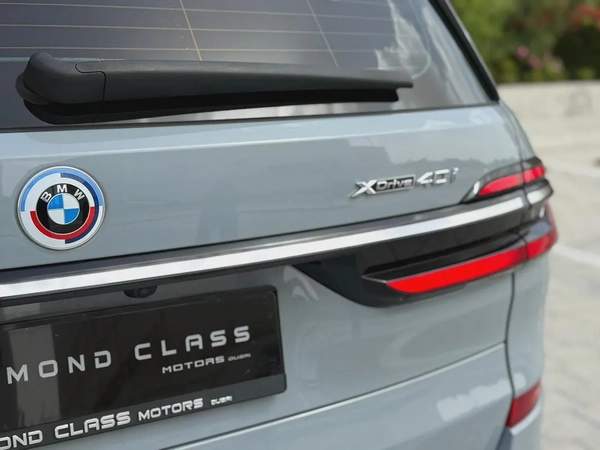 BMW X7--xDrive 40i M Sport---GCC--Under Agency Warranty+Service Contract Till 2028