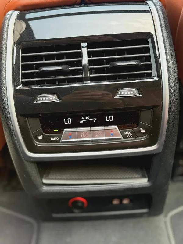 BMW X7--xDrive 40i M Sport---GCC--Under Agency Warranty+Service Contract Till 2028