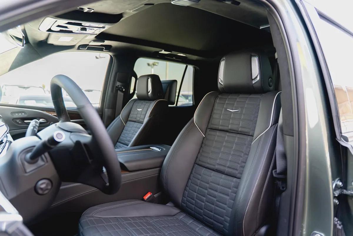 Cadillac Escalade Sport Platinum 6.2L V8 FULL OPTION Brand New 2023-12-12