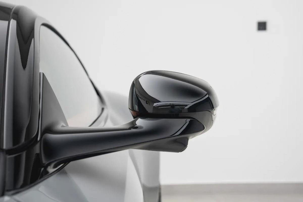 2026 ASTON MARTIN DB12-6-6
