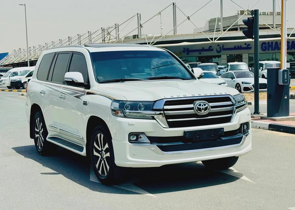 Toyota Land Cruiser GXR 4.6L Grand Touring Full Option 2019 GCC Very Good Condition-2-2