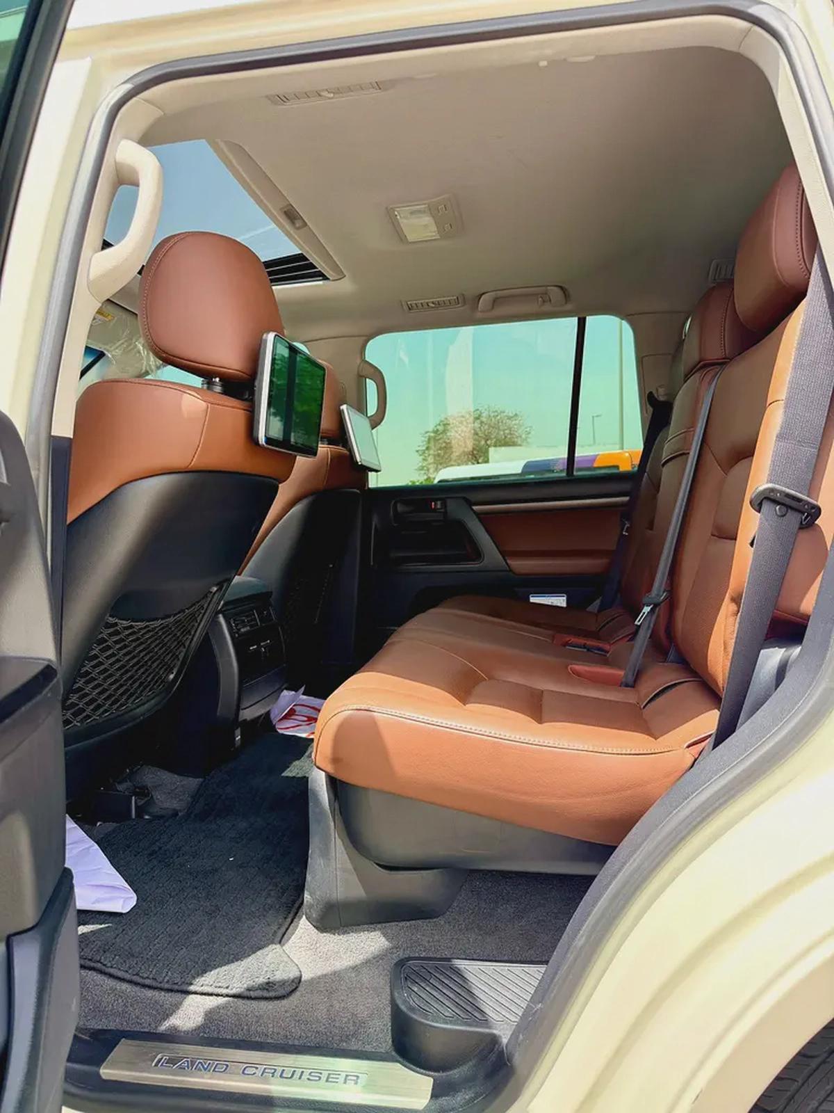 Toyota Land Cruiser GXR 4.6L Grand Touring Full Option 2019 GCC Very Good Condition-9-9