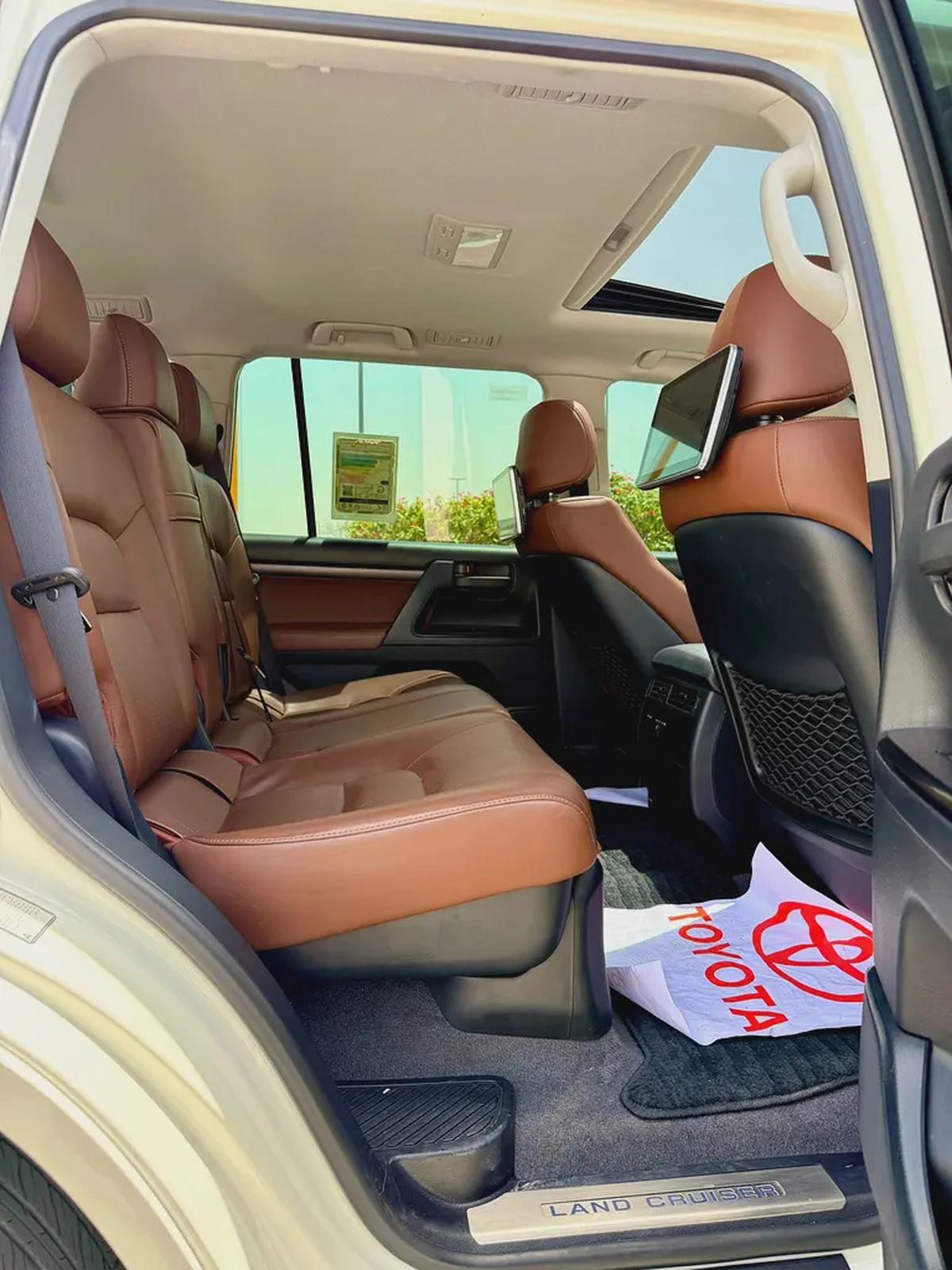 Toyota Land Cruiser GXR 4.6L Grand Touring Full Option 2019 GCC Very Good Condition-11-11