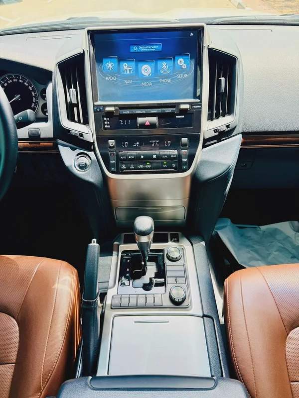 Toyota Land Cruiser GXR 4.6L Grand Touring Full Option 2019 GCC Very Good Condition