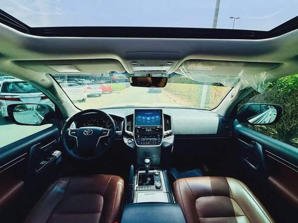 Toyota Land Cruiser GXR 4.6L Grand Touring Full Option 2019 GCC Very Good Condition