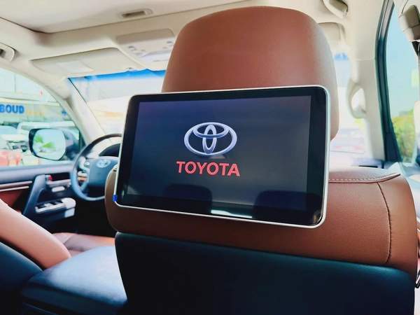 Toyota Land Cruiser GXR 4.6L Grand Touring Full Option 2019 GCC Very Good Condition