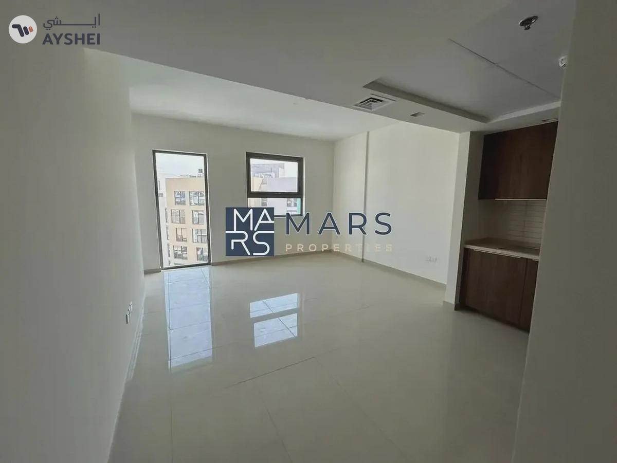 Stunning Oasis with Spacious Rooms and Modern Charm-9-9