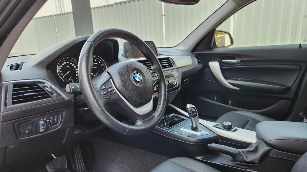 2019 BMW 120||DIGITAL SPEEDOMETER|| CARPLAY || FULL AGENCY SERVICES|| ACCIDENT FREE ORIGINAL PAINT-12-12