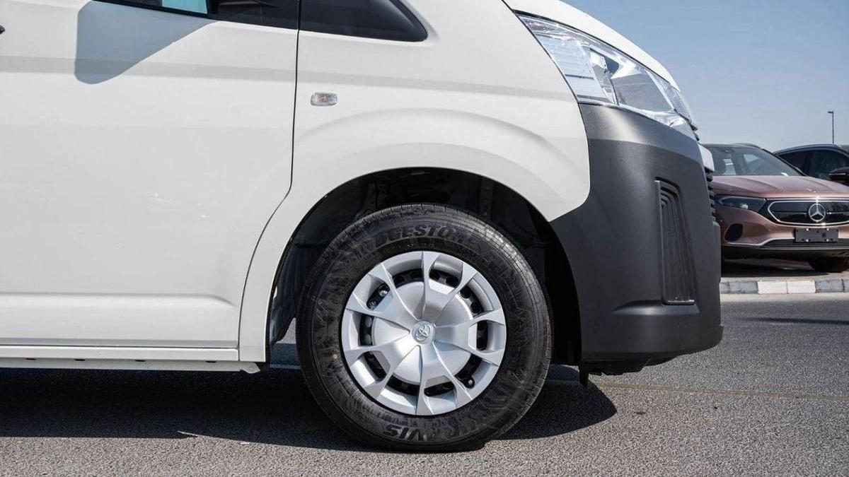 Toyota Hiace GL - Standard Roof 3.5L-8-8