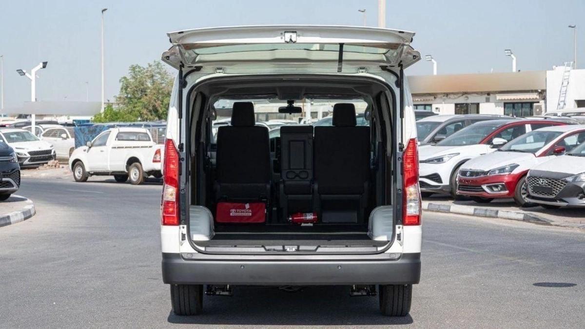 Toyota Hiace GL - Standard Roof 3.5L-9-9