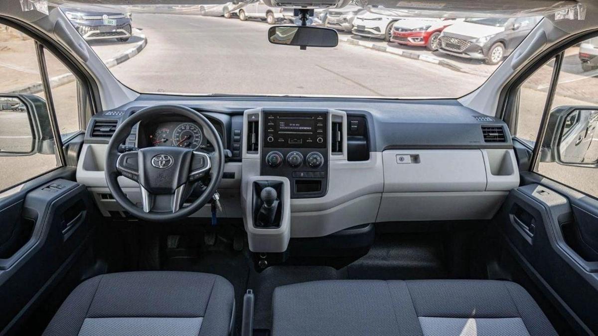 Toyota Hiace GL - Standard Roof 3.5L-10-10