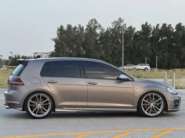 2015 Volkswagen Golf R - GCC Specs