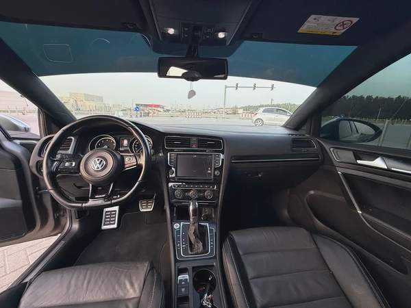 2015 Volkswagen Golf R - GCC Specs