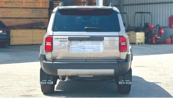 Toyota Prado 250 WX+ LUXURY 2.4P AT MY2025 - BLACK