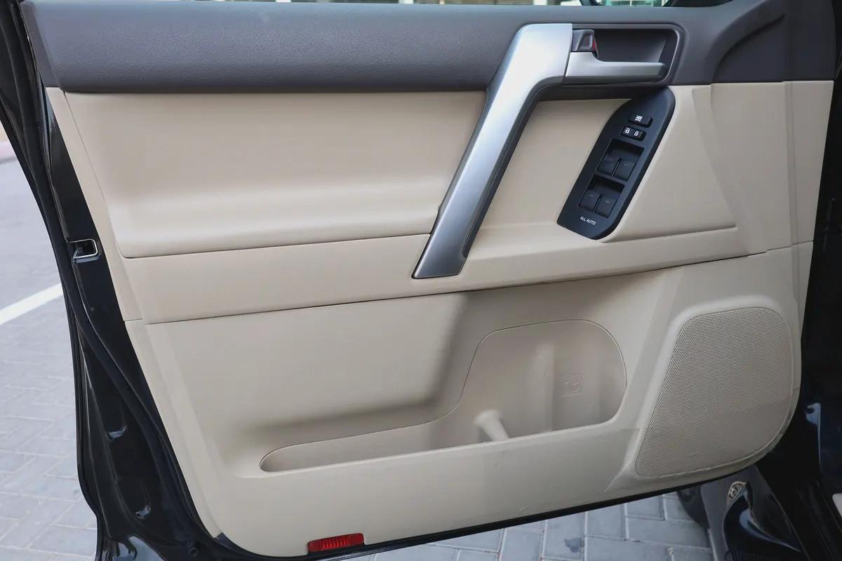 TOYOTA PRADO-ADVENTURE -2021-75000KM-GCC SPECS-EXCELLENT CONDITION-7-7